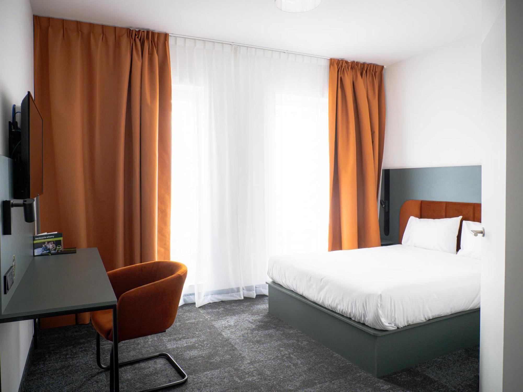 B&B Hotel Leszno Экстерьер фото