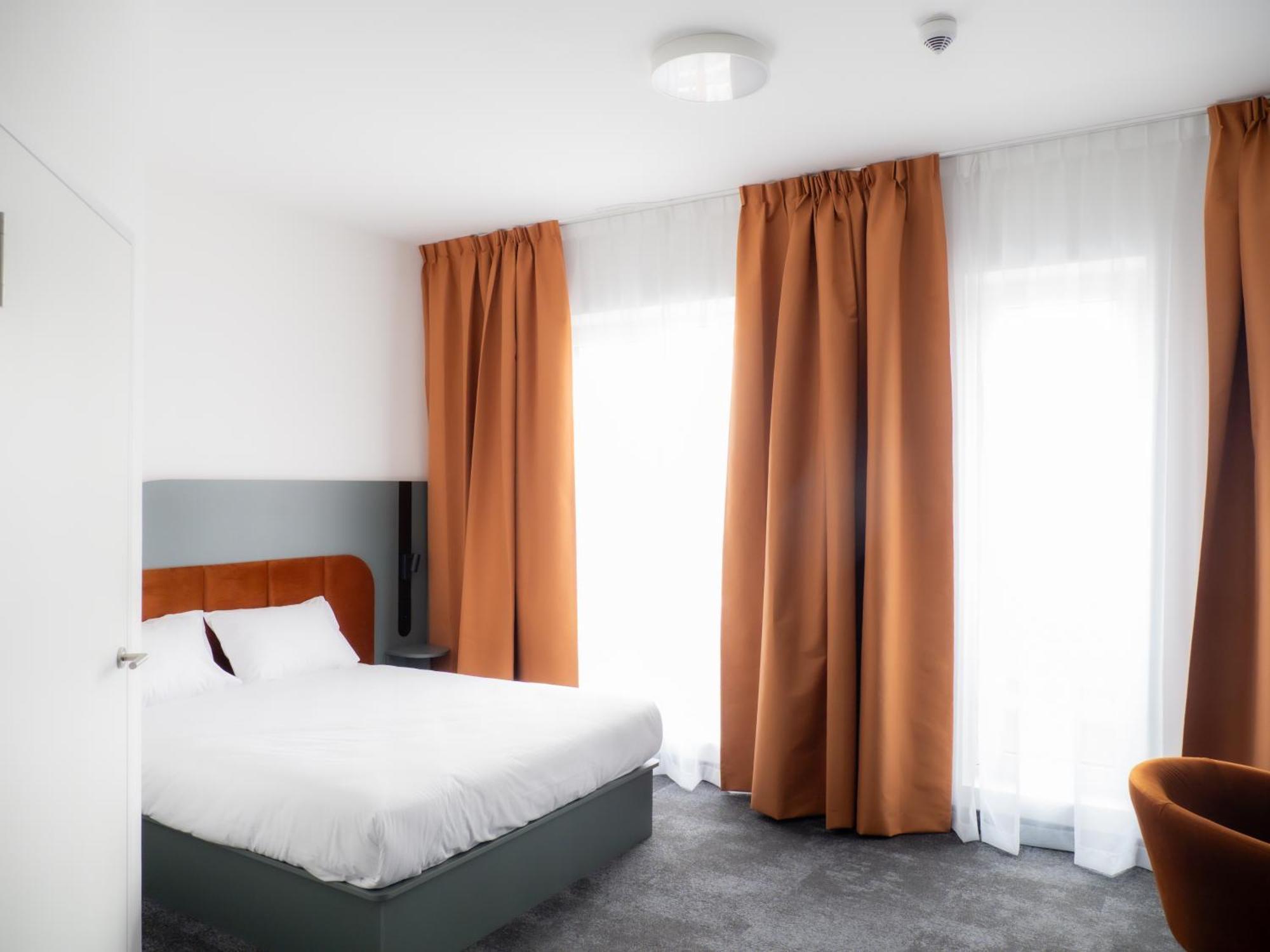 B&B Hotel Leszno Экстерьер фото